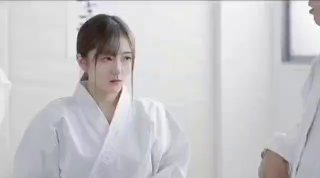 飚速宅男约炮04年的翘臀学妹